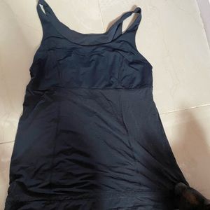 Lululemon tank size 8 black